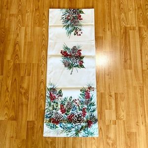 LAURAL HOME®
Winter Gartand
TABLE RUNNER